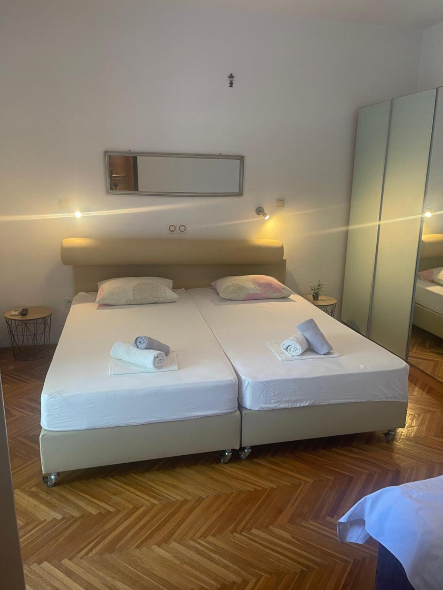 Apartments Ante Омиш Экстерьер фото