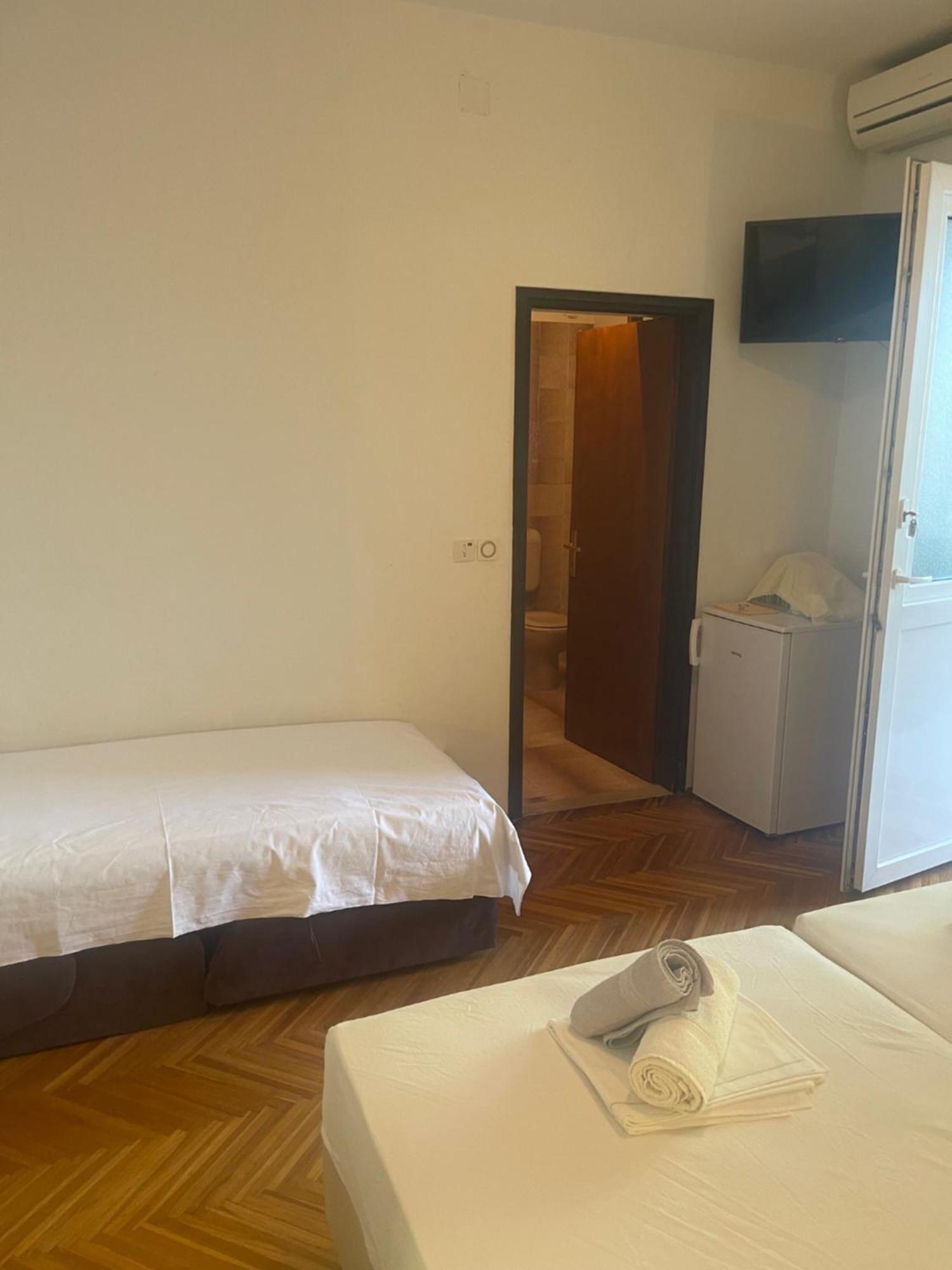 Apartments Ante Омиш Экстерьер фото