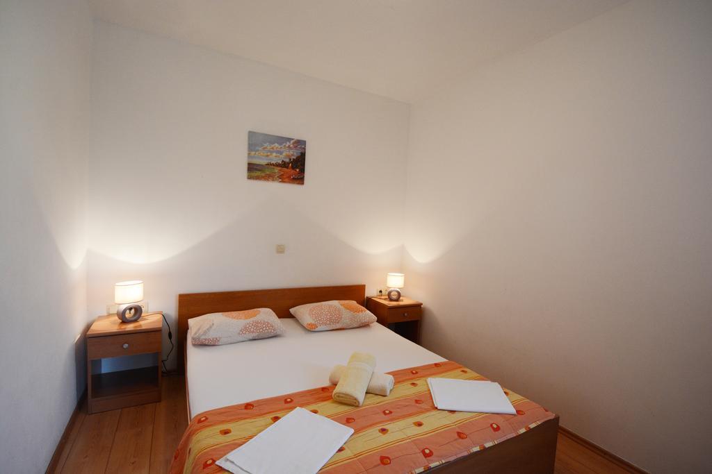 Apartments Ante Омиш Экстерьер фото