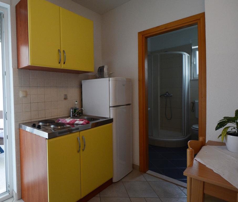 Apartments Ante Омиш Экстерьер фото